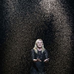 "Evidemment, on est déçus. Tous les indicateurs étaient quand même plutôt au vert", reconnaît Raphaël Depetris, 31 ans, venu d’Antibes pour le spectacle.

Louane aux répétitions de la 69e édition de l'Eurovision, en Suisse, le 14 mai 2025. (Credit Image: © Baden Roth/ZUMA Press Wire)