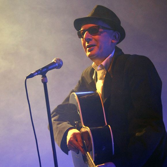 Alain Bashung se produit lors du Festival Musica à Strasbourg, France, le 4 octobre 2008. Photo by Antoine/ABACAPRESS.COM
