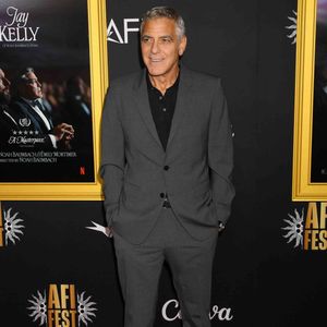 LOS ANGELES, CA - OCTOBRE 23 : George Clooney lors de la première de "Jay Kelly" au AFI Fest 2025 au TCL Chinese Theatre le 23 octobre 2025 à Los Angeles, Californie.