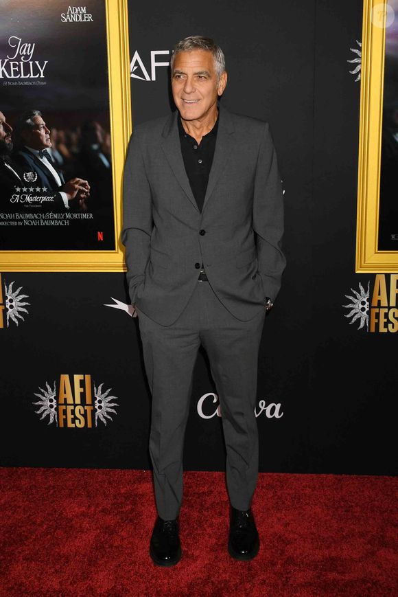 LOS ANGELES, CA - OCTOBRE 23 : George Clooney lors de la première de "Jay Kelly" au AFI Fest 2025 au TCL Chinese Theatre le 23 octobre 2025 à Los Angeles, Californie.