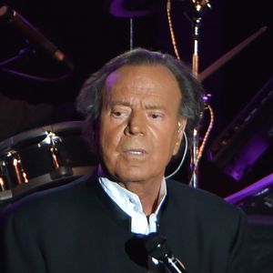 Julio Iglesias sur la scène du Sporting à Monaco à l'occasion du Monte-Carlo Sporting Summer Festival le 29 juillet 2016 © Lionel Urman / Bestimage