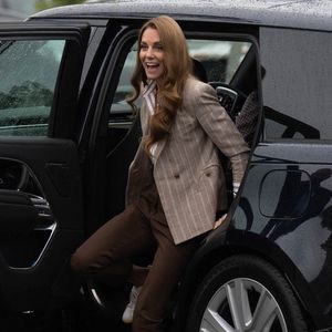 La princesse de Galles arrive pour une visite au jardin de bien-être de la RHS à l'hôpital de Colchester dans l'Essex. Cette visite coïncide avec la donation de 50 plants de Catherine's Rose, nommés en l'honneur de la princesse par la RHS, dont les fonds provenant des ventes seront reversés à la Royal Marsden Cancer Charity. 2 juillet 2025. Photo par Stefan Rousseau/PA Wire/ABACAPRESS.COM