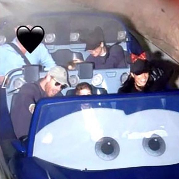 Le prince Harry révèle que Space Mountain est son attraction préférée dans les parcs d'attractions – grâce à la princesse Diana –, lors de son apparition avec son épouse Meghan Markle dans l'émission spéciale d'ABC célébrant le 70e anniversaire de Disneyland. Photo par Backgrid UK/ Bestimage