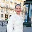 Chiara Ferragni retrouve le sourire après son divorce : Bouche rouge et blouse corsetée, elle rayonne face à Catherine Deneuve et Lou Doillon