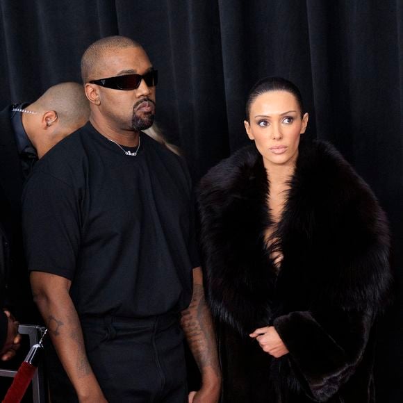 Kanye West et sa dernière épouse Bianca Censori semblent être devenus des persona no grata de certains événements mondains...

Kanye West et sa femme Bianca Censori lors de la 67ème cérémonie des Grammy Awards qui s'est tenue à la Crypto.com Arena à Los Angeles, Californie, (© Zuma Press / Bestimage)