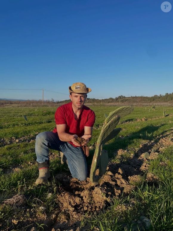 Ludovic souhaite innover et combiner usages décoratifs et alimentaires autour des cactus, avec une approche respectueuse de l’environnement.

Ludovic, candidat de l'Amour est dans le pré, se consacre pleinement à son nouveau projet. Capture d'écran Instagram