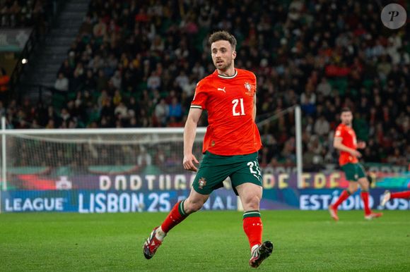 L'attaquant de Liverpool et son frère sont mort dans un accident de la route en Espagne 

Diogo Jota lors du match entre le Danemark et le Portugal à Lisbonne le 23 mars 2025.
Crédit : Sylvain Dionisio / PsnewZ / Bestimage