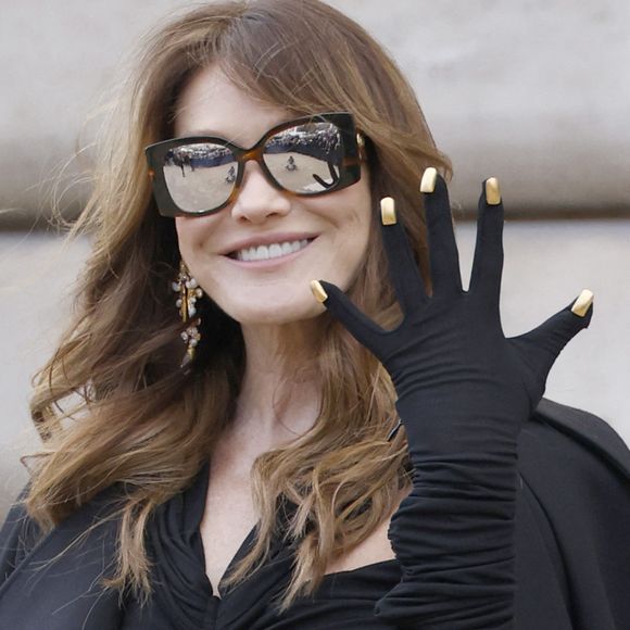Carla Bruni au défilé Schiaparelli "Collection Haute Couture Printemps/Eté 2025" lors de la Fashion Week de Paris (PFW), le 27 janvier 2025

Photo : Christophe Aubert / Bestimage