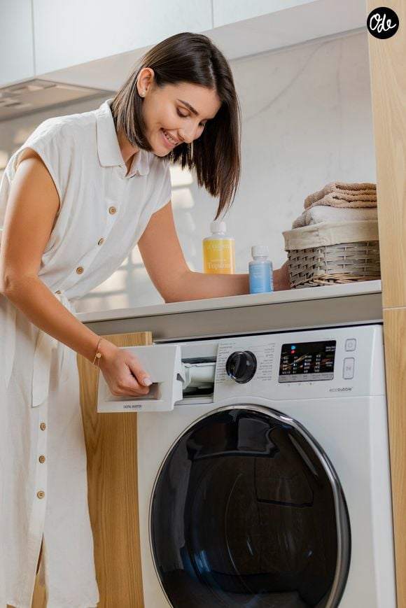 Une erreur qui peut pourtant avoir des conséquences sur la qualité du lavage et sur l'entretien de votre appareil.

Lola Azizada /Unsplash