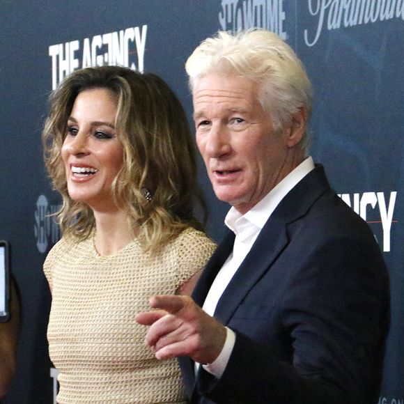 Alejandra Silva, Richard Gere, lors de la première new-yorkaise de The Agency de Paramount+ et Showtime au Museum of Modern Art à New York City le 21 novembre 2024. © WALTER / BESTIMAGE