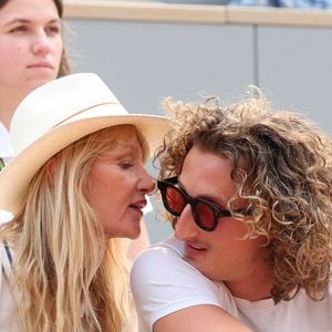 Mais ce dernier souffre d'une phobie touchant plus de 20% de la population 

Isabelle Camus et son fils Joalukas Noah dans les tribunes lors des Internationaux de France de Tennis de Roland Garros 2025, à Paris, France, le 3 juin 2025. © Jacovides-Moreau/Bestimage