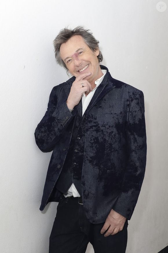 Exclusif - Jean-Luc Reichmann, en backstage de l’émission "TPMP, la dernière" sur C8,  présentée par C. Hanouna et diffusée en direct sur C8, Paris, France, le 27 fevrier 2025. © Jack Tribeca / Bestimage