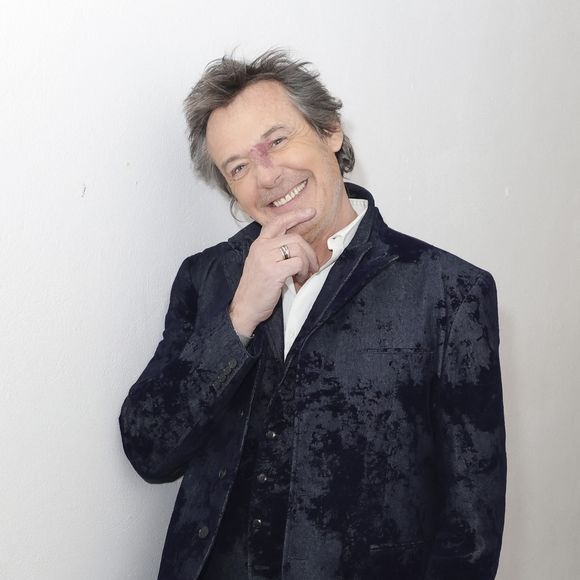 Exclusif - Jean-Luc Reichmann, en backstage de l’émission "TPMP, la dernière" sur C8,  présentée par C. Hanouna et diffusée en direct sur C8, Paris, France, le 27 fevrier 2025. © Jack Tribeca / Bestimage