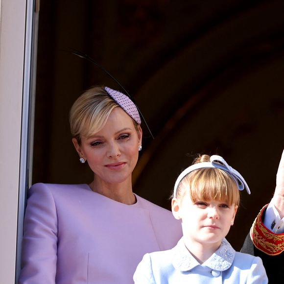 La princesse Charlene de Monaco et la princesse Gabriella - La famille princière de Monaco au balcon du palais, à l'occasion de la Fête Nationale de Monaco, le 19 novembre 2024. © Jacovides-Bebert/Bestimage