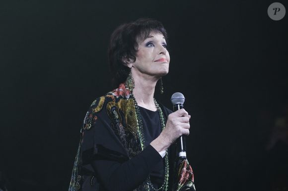 Anny Duperey au Concert de Frédéric Zeitoun et ses invités au Trianon à Paris le 17 décembre 2023. © Jack Tribeca / Bestimage