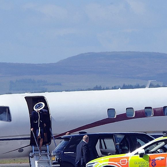 Le prince William et son épouse Kate Middleton à l'aéroport de Glasgow en Écosse, le 22 mai 2025.  Backgrid UK/ Bestimage