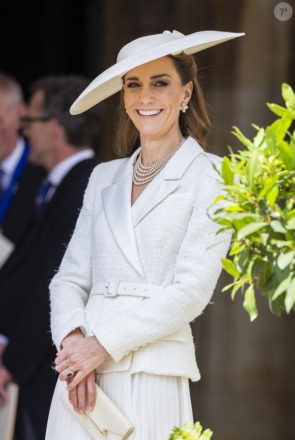 Son retour public est envisagé pour Wimbledon et la visite d’État du couple Macron début juillet.

Kate Middleton lors du service annuel de l’Ordre de la Jarretière à la chapelle Saint-Georges, château de Windsor.
© Backgrid UK/ Bestimage