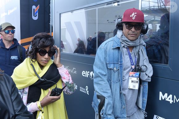 Yannick Noah et sa compagne Malika, enceinte. lors des "24H du Mans 2024", le 15 juin 2024.
© Rachid Bellak/Bestimage