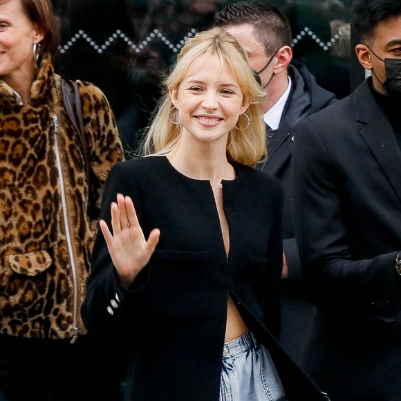 La chanteuse Angèle à la sortie du défilé Chanel Haute-Couture 2022 au Grand Palais Ephémère dans le cadre de la Fashion Week de Paris, France, le 25 janvier 2022. © Veeren-Clovis/Bestimage