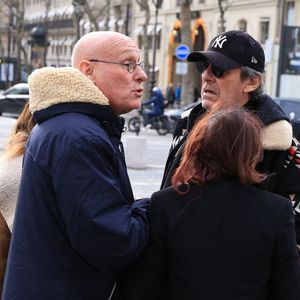 Bernard Laporte, Jean-Luc Reichmann arrivant à la cérémonie d'enterrement de Rolland Courbis à l'église de la Madeleine à Paris, France, le 14 janvier 2026. Rolland Courbis, ancien footballeur français, entraîneur et commentateur médiatique au franc-parler, est décédé à l'âge de 72 ans. Photo par Jerome Domine/ABACAPRESS.COM