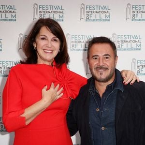 Zabou Breitman pose avec José Garcia en competition pour "Joli Joli" à la soirée d'ouverture de la 11ème édition du festival du film international de Saint-Jean-de-Luz le 7 octobre 2024. © Patrick Bernard/ Bestimage