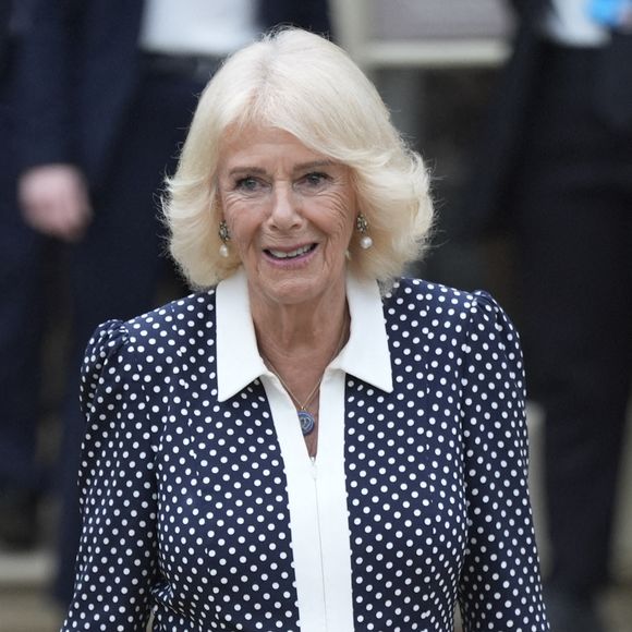 La reine Camilla était particulièrement bouleversée.

La reine Camilla assiste au Queen's Reading Room Festival à Chatsworth House à Bakewell, Derbyshire, Royaume-Uni. Photo by Danny Lawson/PA Wire/ABACAPRESS.COM