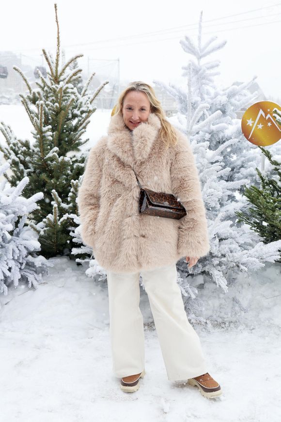 La comédienne est une véritable passionnée de la montagne depuis ses séjours au ski d'enfance avec sa sœur Alexandra Lamy.

Audrey Lamy au photocall du film "Police Flash" lors du Festival International du Film de Comédie de l'Alpe d'Huez.
© Dominique Jacovides / Bestimage