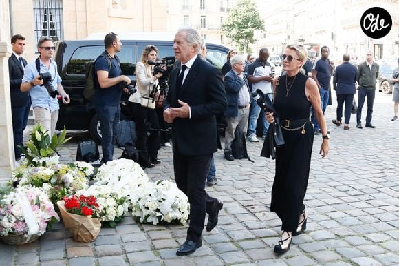Sophie Davant et son compagnon William Leymergie aux obsèques de Philippe Labro en l'église de Saint-Germain-des-Prés à Paris le 13 juin 2025.

© Dominique Jacovides - Christophe Clovis / Bestimage