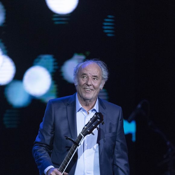 Maxime Le Forestier - La Nuit de la Déprime revient aux Folies Bergère, le 3 février 2020. A quelques jours de la Saint-Valentin, on retrouve sur scène les chanteurs les plus déprimants et les humoristes les plus badants, pour pleurer (de rire).

Pierre Perusseau / Bestimage