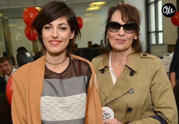 Jennifer Ayache et sa mère Chantal Lauby lors de la 13ème édition du Charity Day dans la salle des marchés d'Aurel BGC dans le quartier de la Bourse à Paris le 11 septembre 2017. 
© Veeren / Bestimage