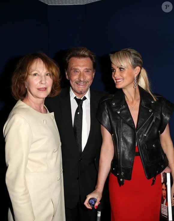 Nathalie Baye, Johnny Hallyday et sa femme Laeticia - Avant-première de 'Salaud on t'aime' à l'UGC Normandie sur les Champs-Elysées à Paris le 31 mars 2014. © Dominique Jacovides Bestimage