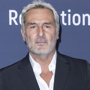 Les 50èmes César étaient un peu particuliers. Alors que l'on s'attendait à ce que les deux cartons "L'amour ouf" (réalisé par Gilles Lellouche) et "Le comte de Monte-Cristo" raflent tous les prix, les deux films ont été les grands perdants de la soirée. 

Gilles Lellouche  - Photocall de la soirée "César Révélations" au Trianon à Paris. © Olivier Borde / Bestimage