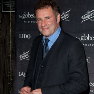 Pierre Sled a également monté une Société Civile Immobilière avec ses enfants Nicolas et Valentine. Baptisée NIVA, la structure leur permet de se constituer et gérer ensemble un patrimoine immobilier.

Pierre Sled pose lors de la cérémonie des Globes de Cristal qui s'est tenue au Lido à Paris, France, le 7 février 2011. Photo par Nicolas Genin/ABACAPRESS.COM