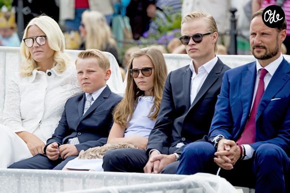 Le prince Haakon, la princesse Mette-Marit, leurs enfants la princesse Ingrid Alexandra, le prince Sverre Magnus, Marius Borg Hoiby - La famille royale de Norvège lors du jubilé des 25 ans de règne du roi Harald de Norvège à Trondheim, le 23 juin 2016. Action Press / Bestimage