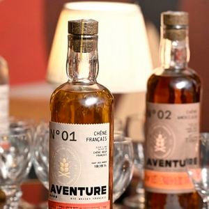 J.Dujardin à la soirée de dégustation du whisky de seigle français "Aventure" (Bordeaux Distilling Co), dont il est partenaire, à Bruxelles, le 13 mars 2026.
