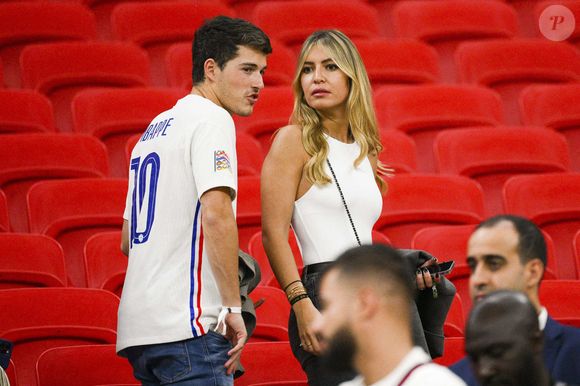 Fils Dylan Deschamps et sa compagne Mathilde Cappelaere - People et joueurs en famille dans les tribunes lors du match de demi-finale "France - Maroc" lors de la Coupe du Monde 2022 au Qatar (FIFA World Cup Qatar 2022). © JB Autissier / Panoramic / Bestimage