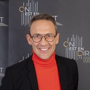 Julien Courbet (RTL) - Backstage de l'enregistrement de l'émission "On Est En Direct" (OEED), Spéciale 100 ans de la radio, présentée par L.Ruquier, diffusée sur France 2. © Jack Tribeca / Bestimage