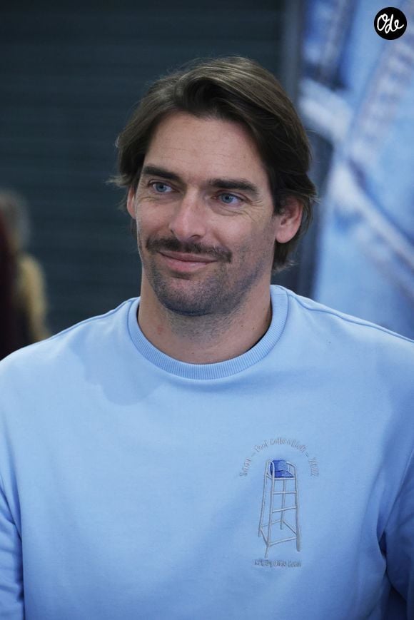 Camille Lacourt en dédicace a Neuilly-Sur-Seine le 9 novembre 2024.
Agence / Bestimage