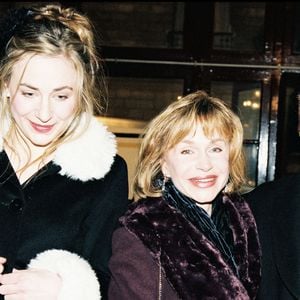 Archives - Guillaume Depardieu et Julie Depardieu avec leur mère Élisabeth à Paris en 1999. RINDOFF-BORDE / BESTIMAGE