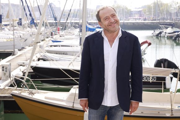Patrick Timsit lors d'un photocall lors de la 24ème édition du Festival de la Fiction TV de La Rochelle. Le 14 septembre 2022.

© Christophe Aubert via Bestimage