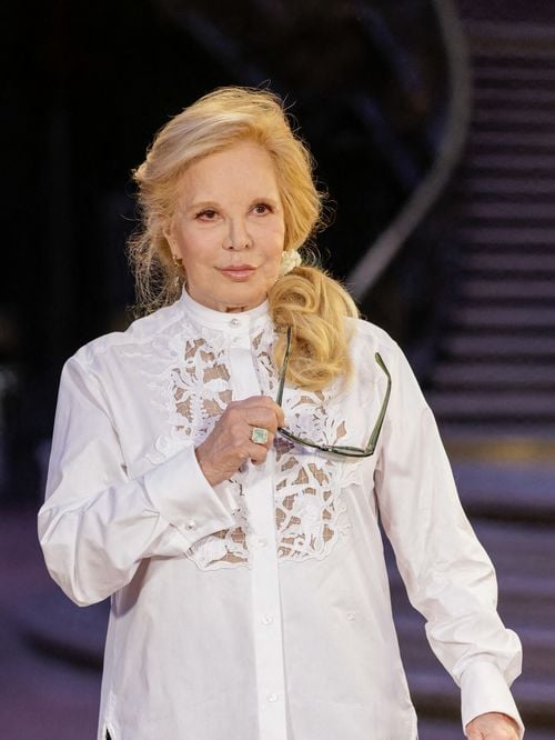 Sylvie Vartan fait honneur à Chanel : l'artiste illumine le Grand Palais aux côtés de Nicole Kidman, Marion Cotillard et Angèle