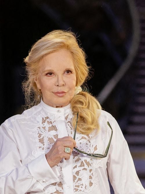 Sylvie Vartan fait honneur à Chanel : l'artiste illumine le Grand Palais aux côtés de Nicole Kidman, Marion Cotillard et Angèle