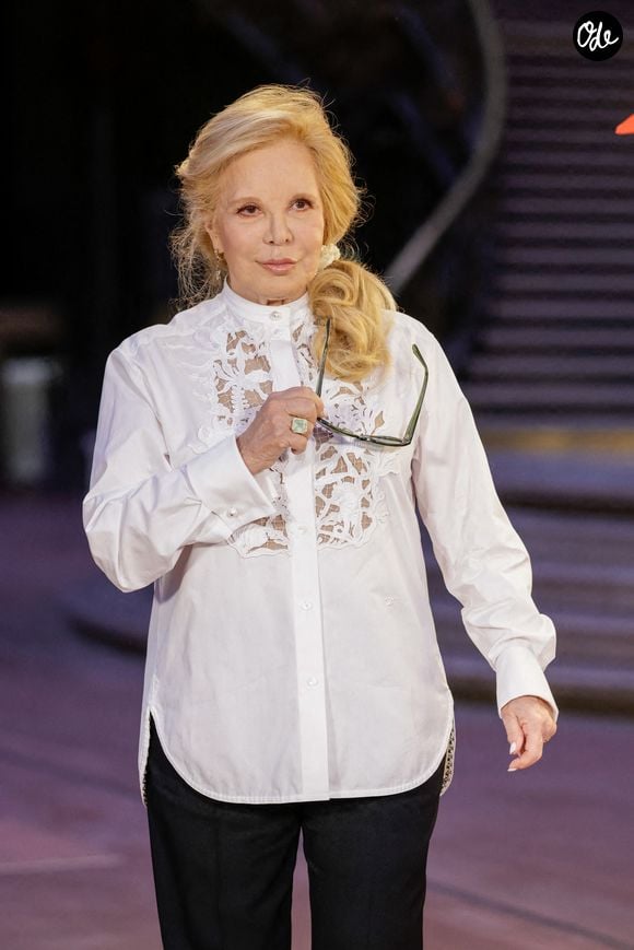Sylvie Vartan a fait sensation au défilé Chanel lors de la Fashion Week parisienne.

Sylvie Vartan au photocall du défilé Chanel Collection Femme Prêt-à-Porter Printemps/Eté lors de la Fashion Week de Paris (PFW) au Grand Palais, à Paris, France.

© Olivier Borde/Bestimage