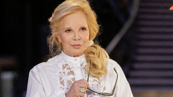 Sylvie Vartan fait honneur à Chanel : l'artiste illumine le Grand Palais aux côtés de Nicole Kidman, Marion Cotillard et Angèle
