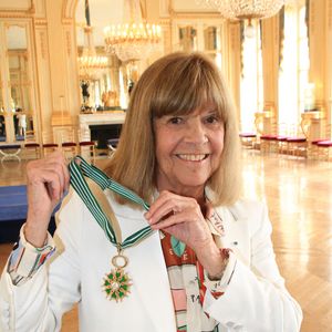 Exclusif - Chantal Goya - Rachida Dati, ministre de la Culture, remet les insignes de Commandeur des Arts et Lettres à Chantal Goya au ministère de la Culture à Paris le 2 juillet 2024.
© Philippe Baldini / Bestimage