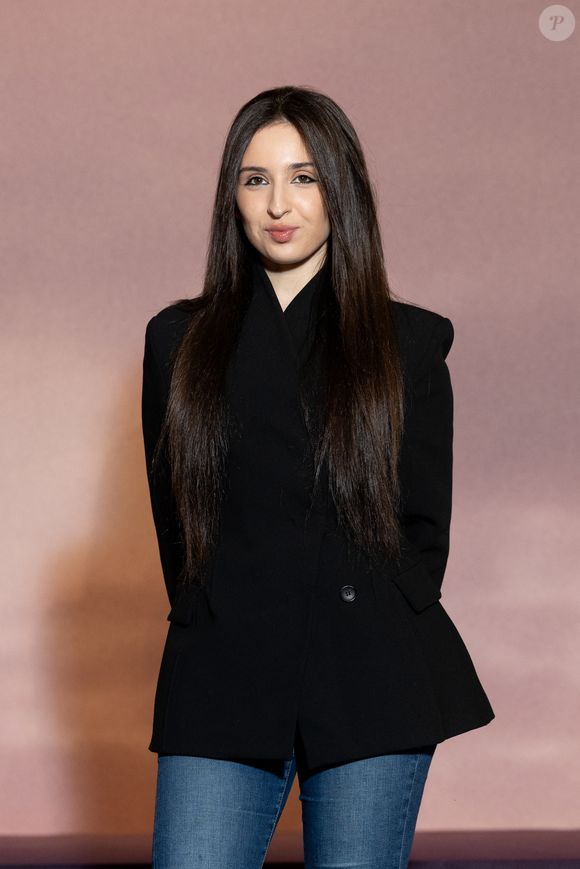 Ambre de la Star Academy - Photocall de l'avant-première mondiale parisienne de la saison 4 Netflix de "Bridgerton" au Palais Brongniart à Paris, France. © Cyril Moreau/Bestimage