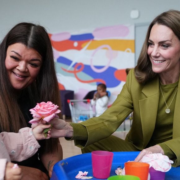 Kate Middleton Middleton, princesse de Galles, lors d'une visite à Home-Start à Oxford, le 9 octobre 2025. Home-Start UK se prépare à déployer une formation auprès de son réseau de 9 000 bénévoles sur la base de la série explicative du Centre for Early Childhood de la Royal Foundation. Photo par PA Photo/ Bestimage