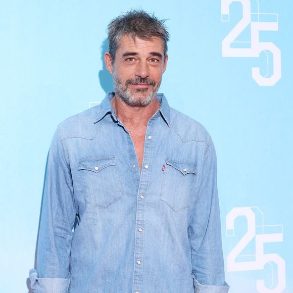 L'alchimie a été immédiate entre eux

Thierry Neuvic au photocall de la mini-série "Infiltré(e)" lors de la 25ème édition du Festival de la fiction de la Rochelle, France, le 15 septembre 2023. © Denis Guignebourg/BestImage