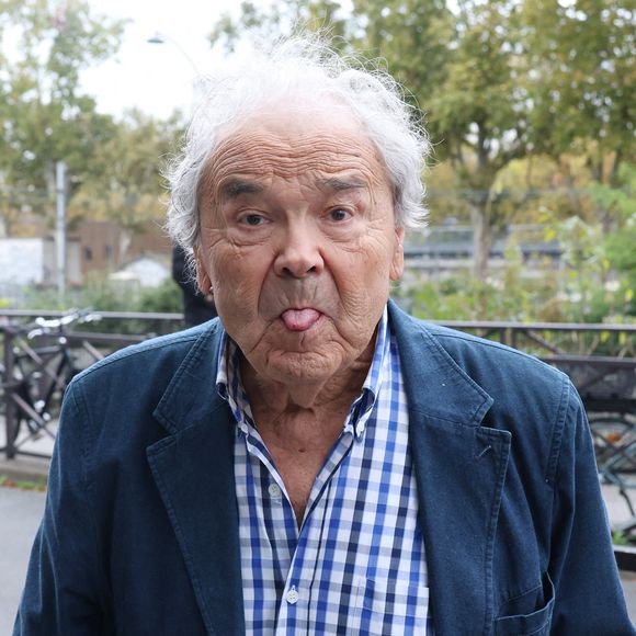 Exclusif - Pierre Perret - Arrivées lors de l'enregistrement de l'émission "Vivement Dimanche" (du 16 novembre) à Paris le 22 octobre 2025. © Bestimage