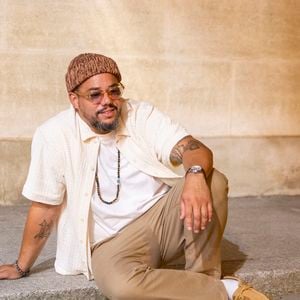 Exclusif - Ben l'Oncle Soul en rendez-vous avant le grand concert hommage au poète chanteur Claude Nougaro organisé par la mairie de Toulouse en partenariat avec France Bleu Occitanie et France 3 Occitanie, sur la place du Capitole à Toulouse, France, le 8 septembre 2024. © Frédéric Maligne/Bestimage